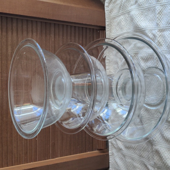 Vintage Pyrex Clear Nesting Bowls Set of 4 (325, 323, 322, 322) - Picture 2 of 12